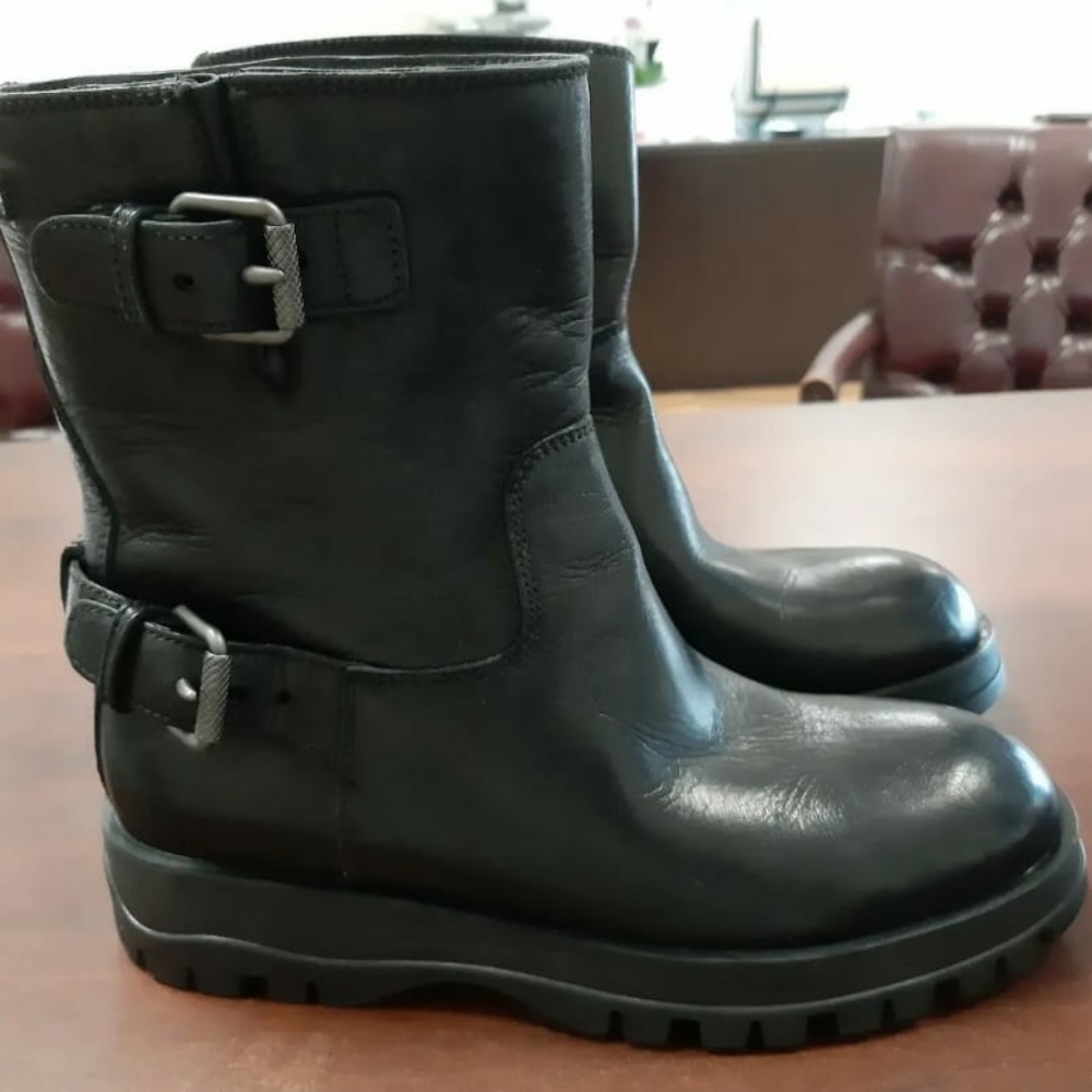 New Women's Prada Milano Leather moto Boots